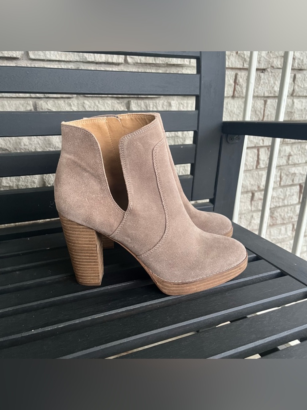 Lucky Quiselle Taupe Block Heeled Booties Size 10M